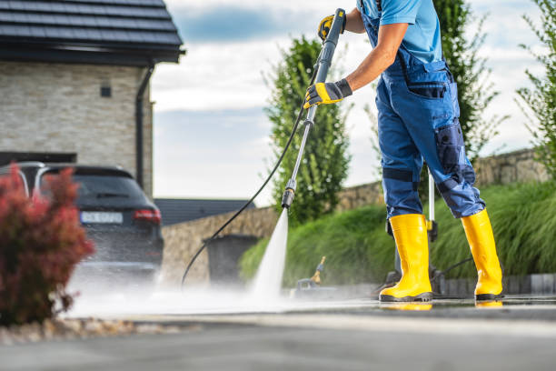 Best Gutter Cleaning  in Waterflow, NM
